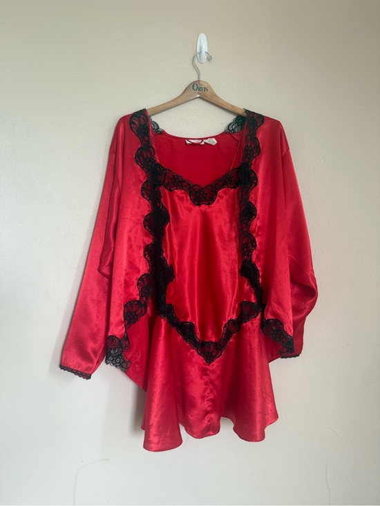 Victoria's Secret Other - Victoria’s Secret Vintage Valentine’s Day Rare Red Heart Set w/ Robe & Chemise